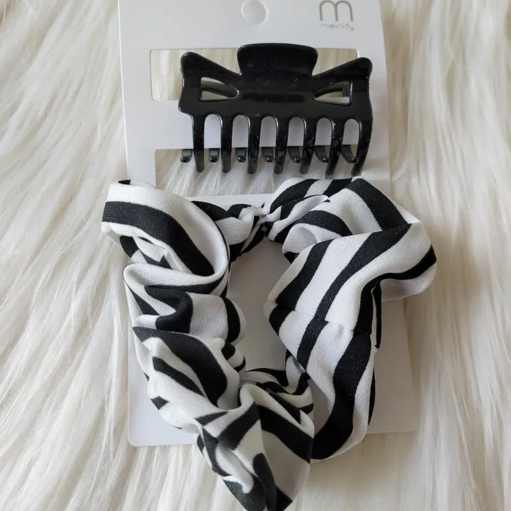 Black & White Accessories Set